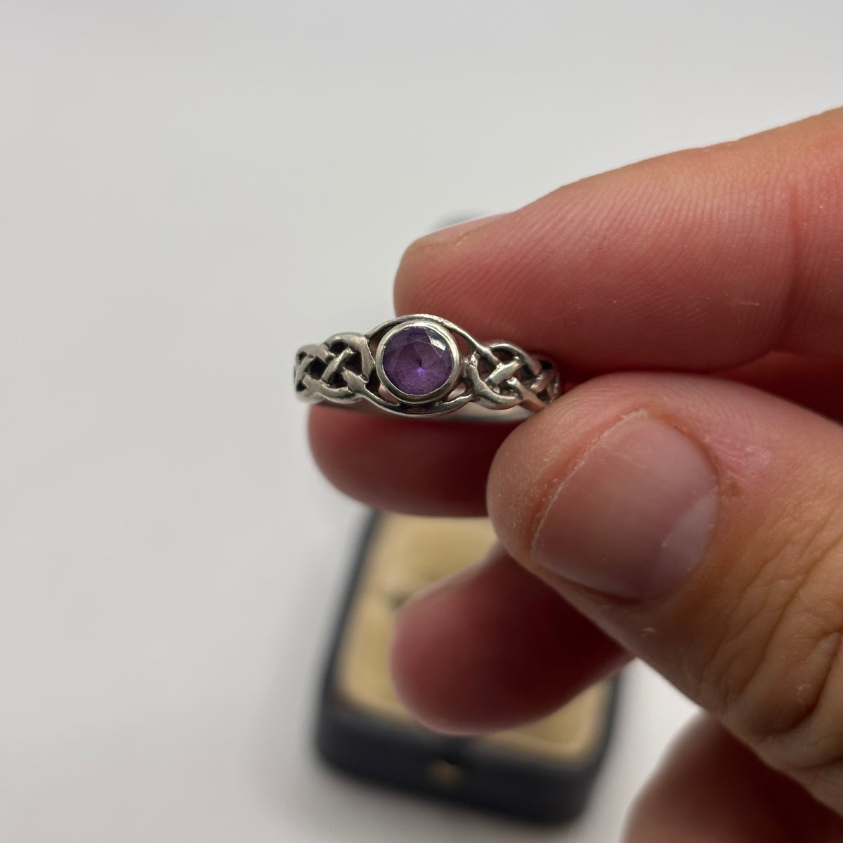 Silver Amethyst Celtic Ring (N 1/2)