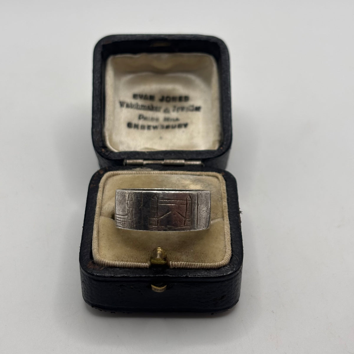 Silver Hand Made London Monuments Ring (T)