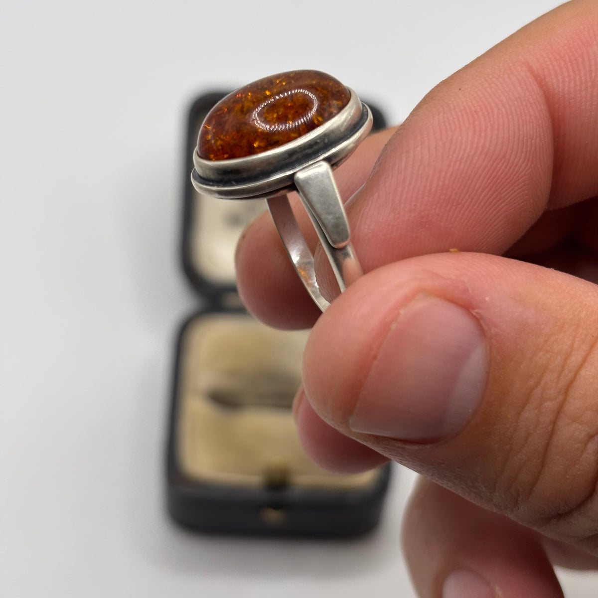 Silver Amber Ring (O)