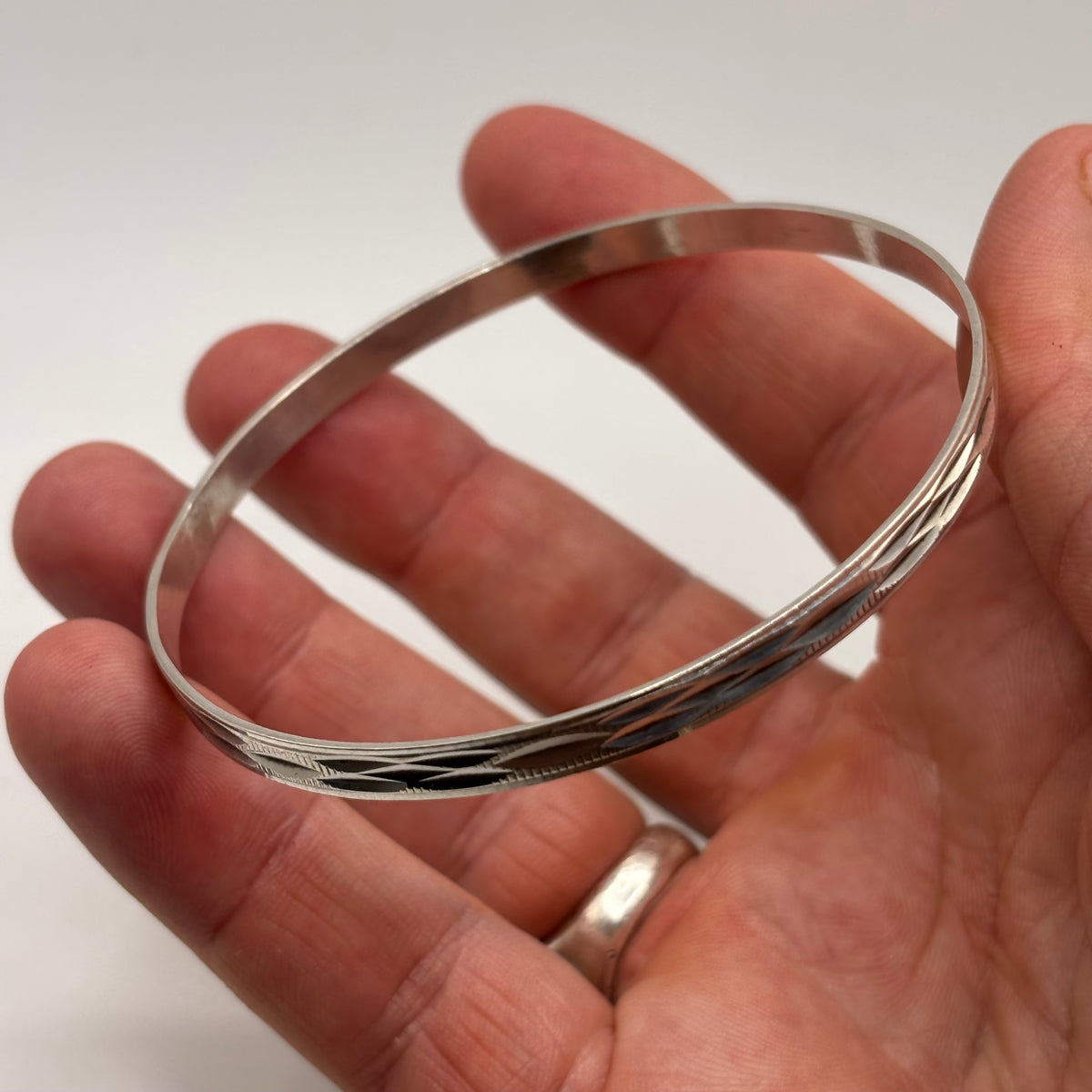 Silver Detailed Bangle (70mm)