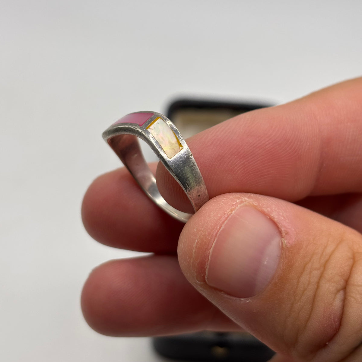 Silver Inlaid Pearl Ring (R)