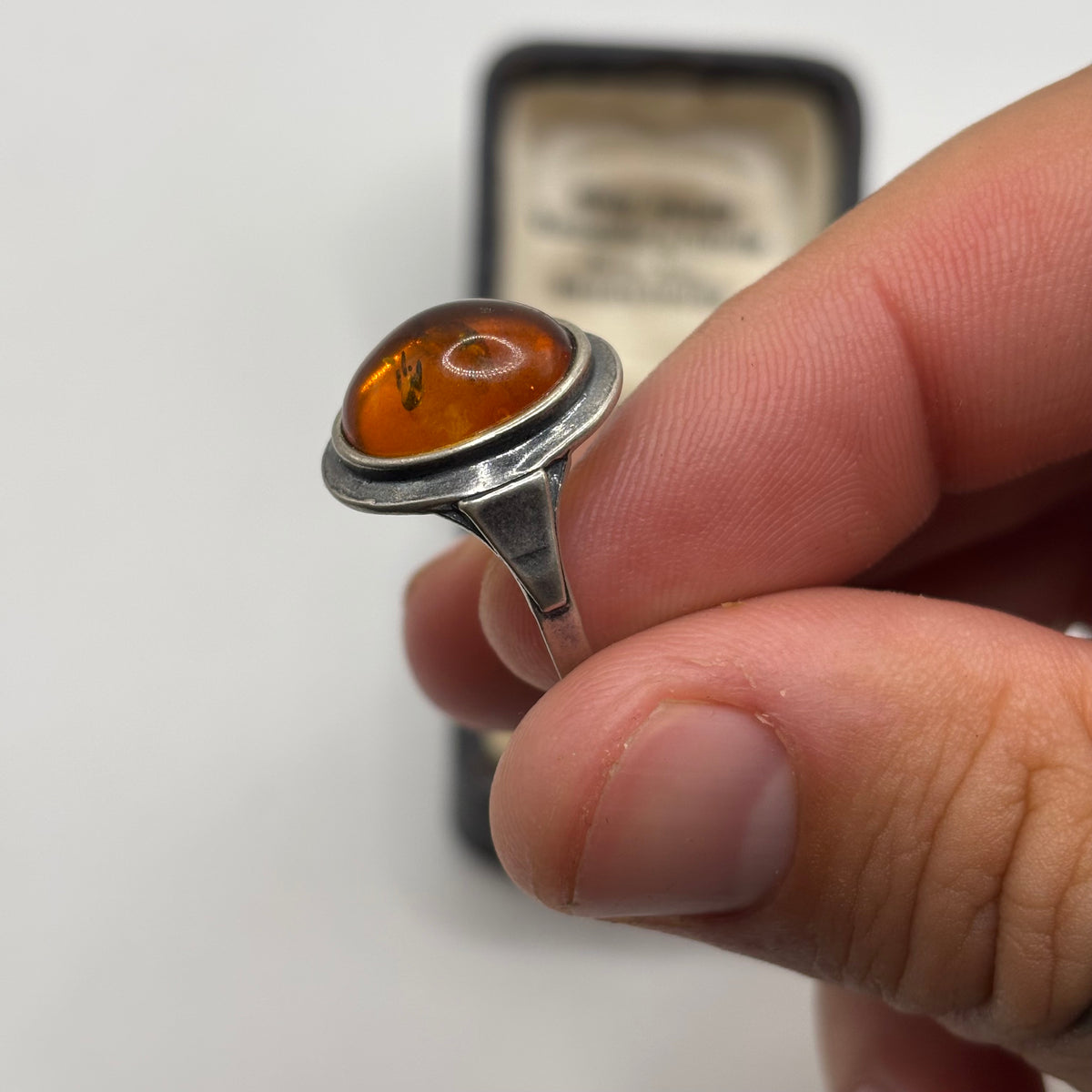 Silver Amber Ring (Q 1/2)