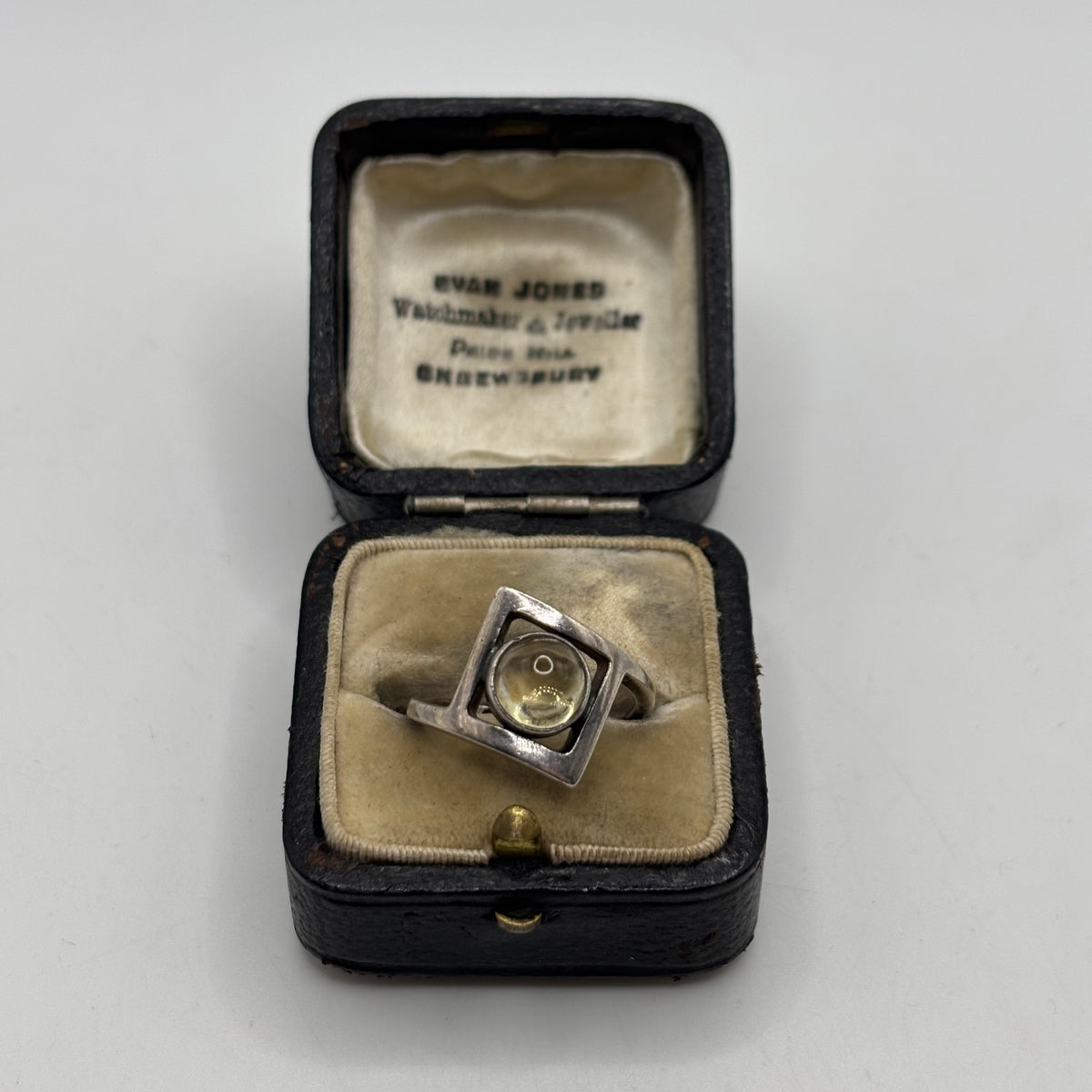 Silver Quartz Ring (L)