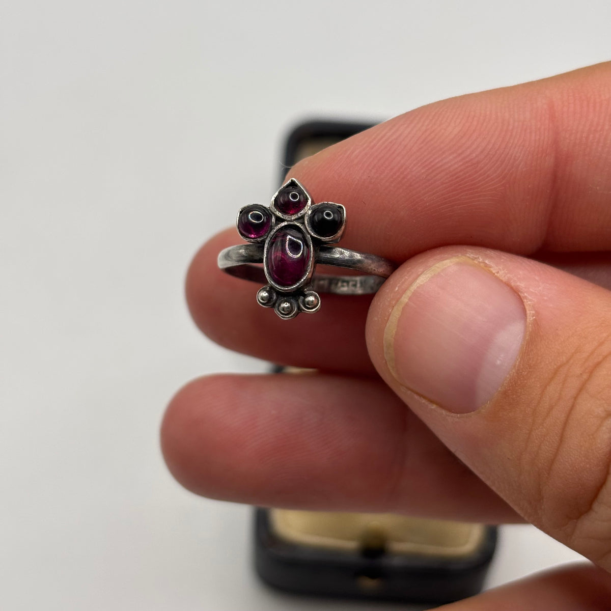 Silver Garnet Ring (O)