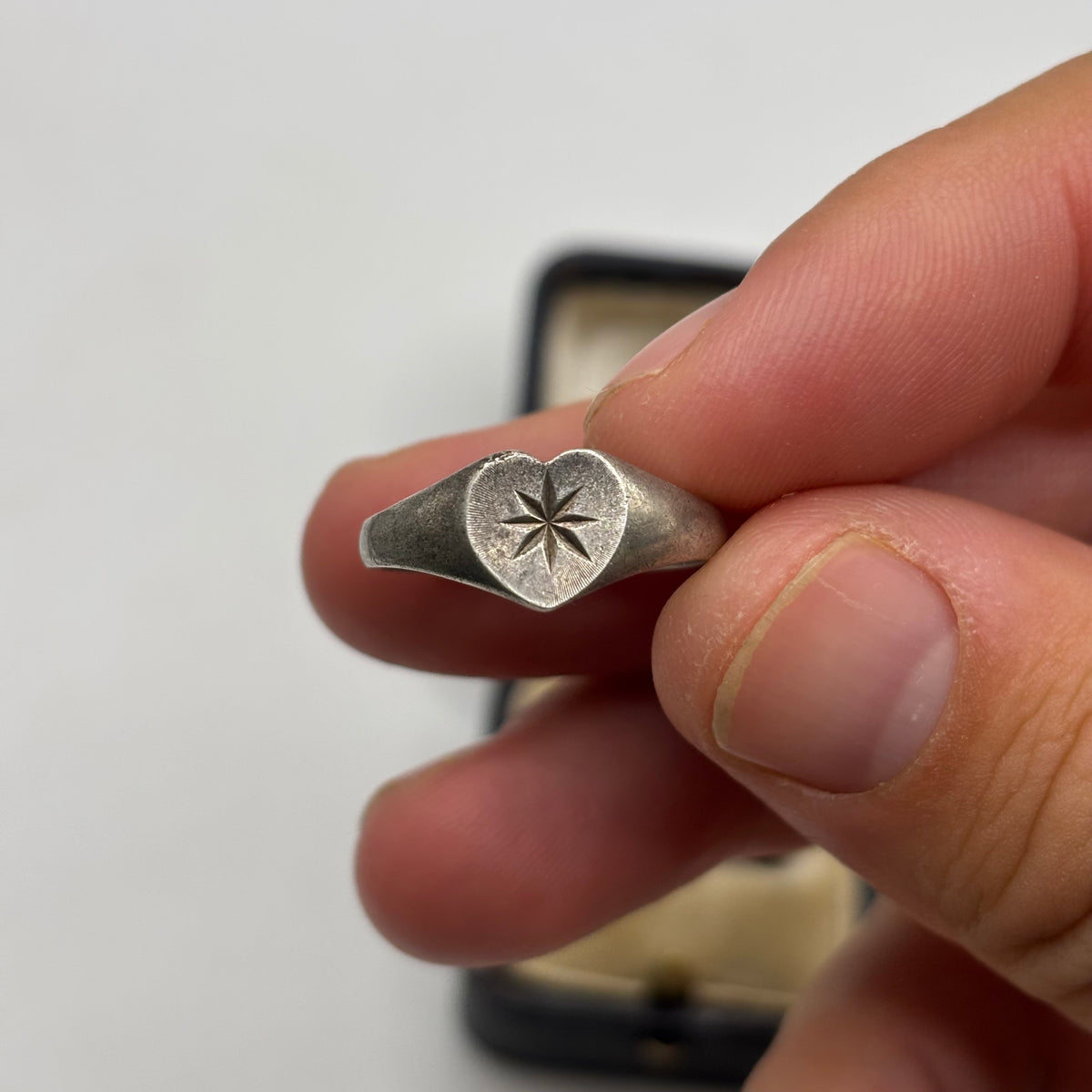 Silver Heart Signet Ring (P)