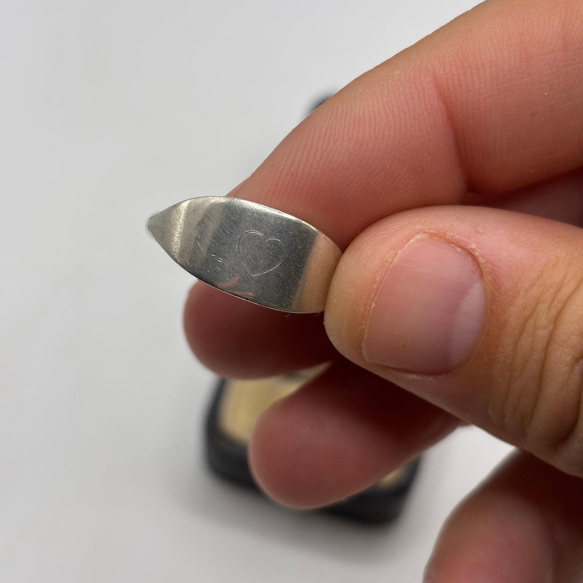 Silver Heavy Heart Ring (M)