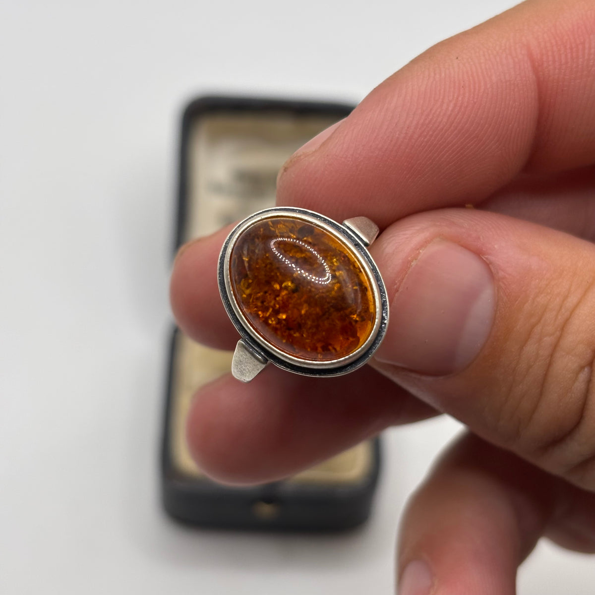 Silver Amber Ring (O)