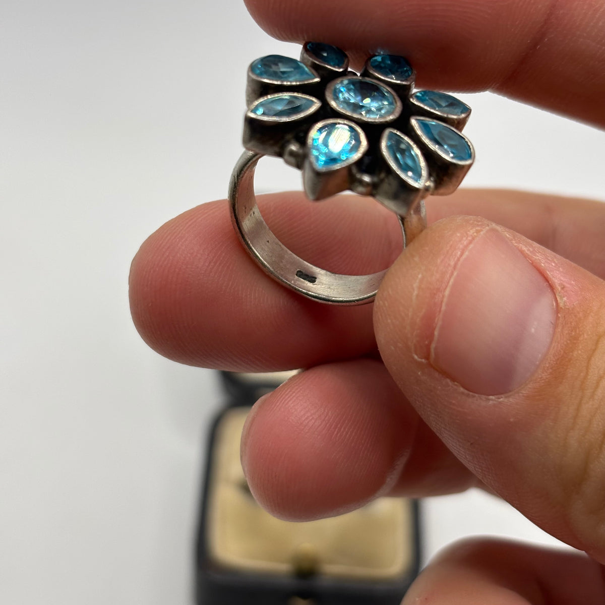 Silver Heavy Topaz Flower Ring (L)