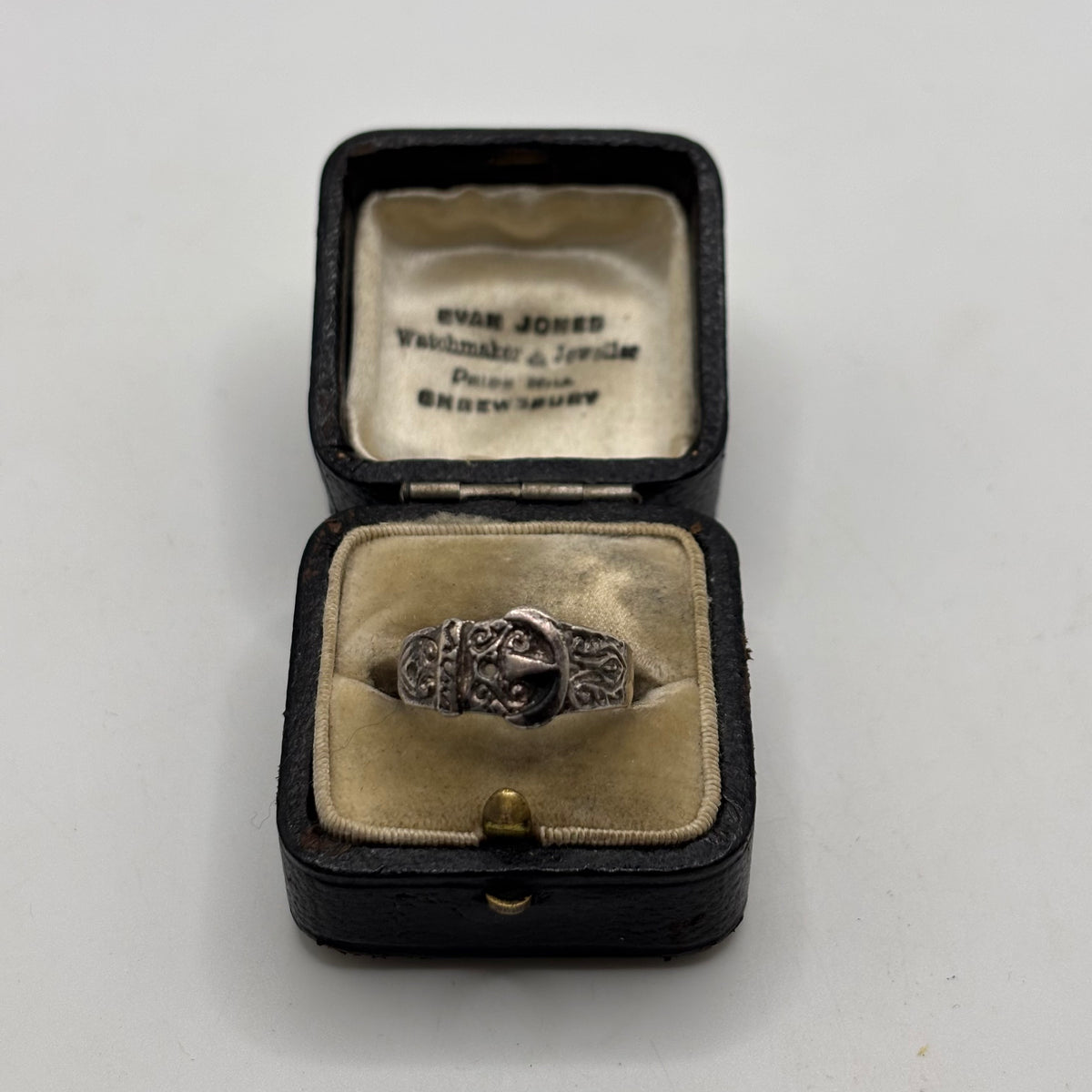 Silver Vintage Buckle Ring (O)