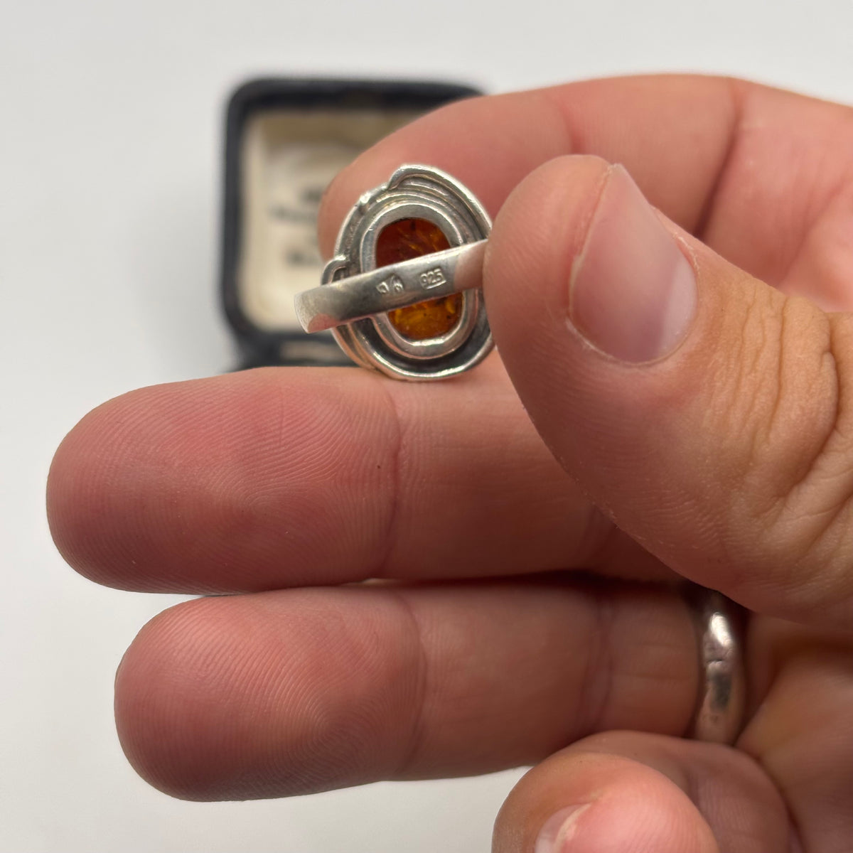 Silver Amber Ring (Q)