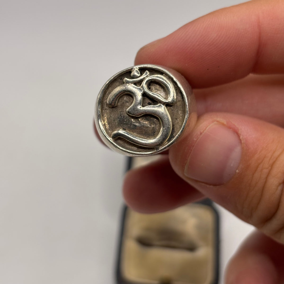 Silver Chunky Om Ring (Q)