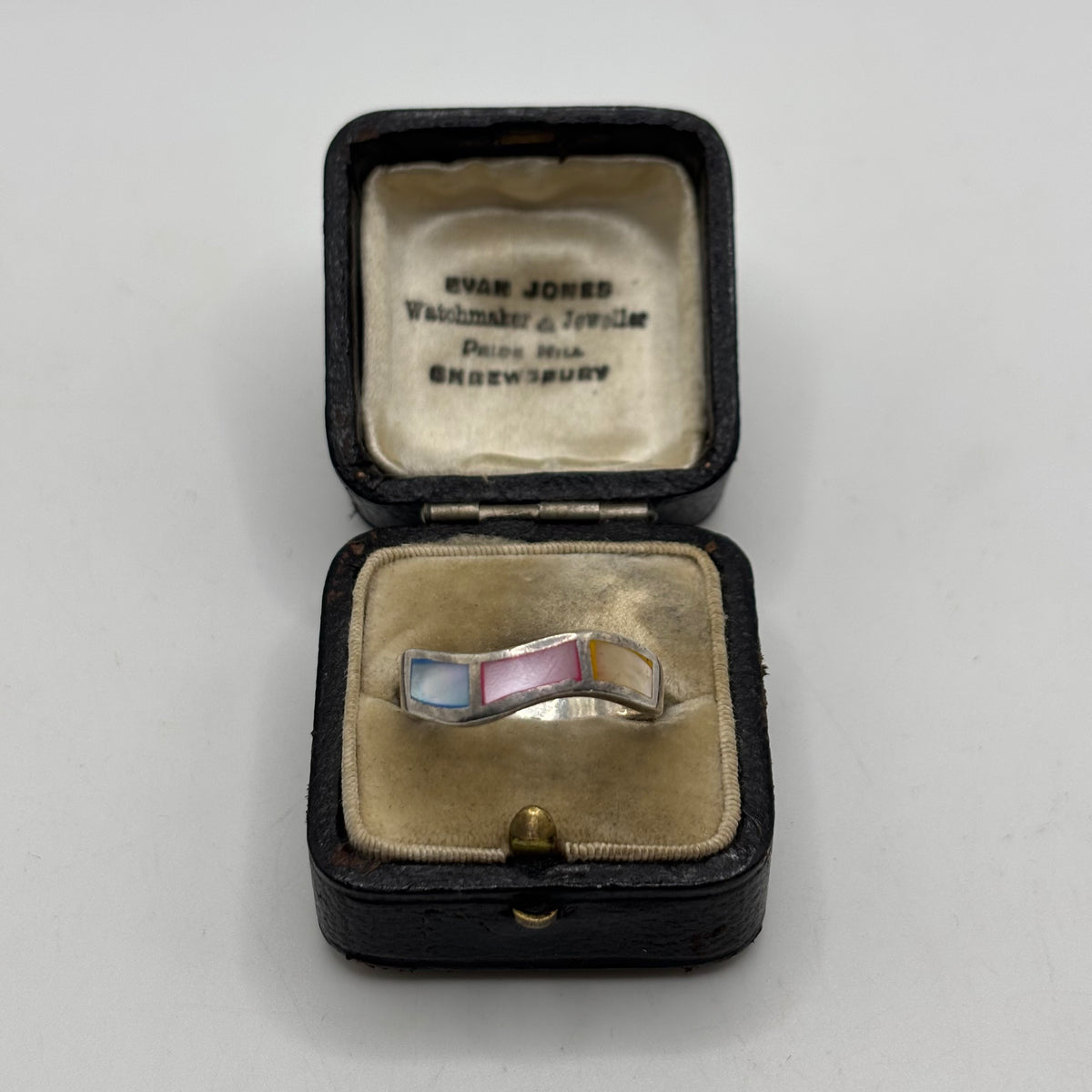 Silver Inlaid Pearl Ring (R)