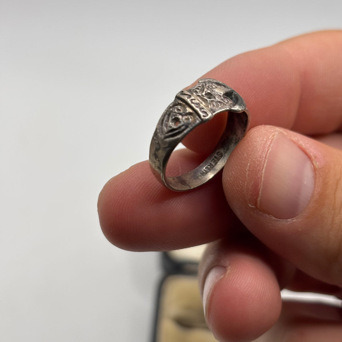 Silver Vintage Buckle Ring (O)