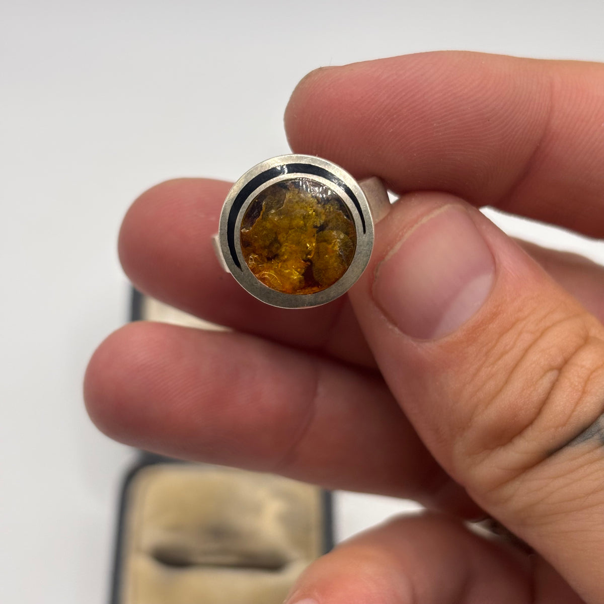 Silver Amber Ring (Q)