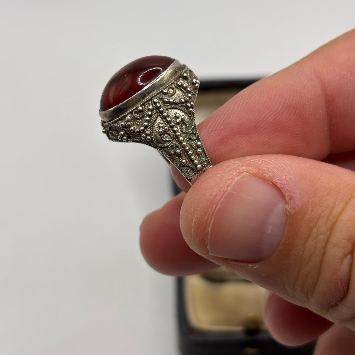 Silver Detailed Amber Ring (N)