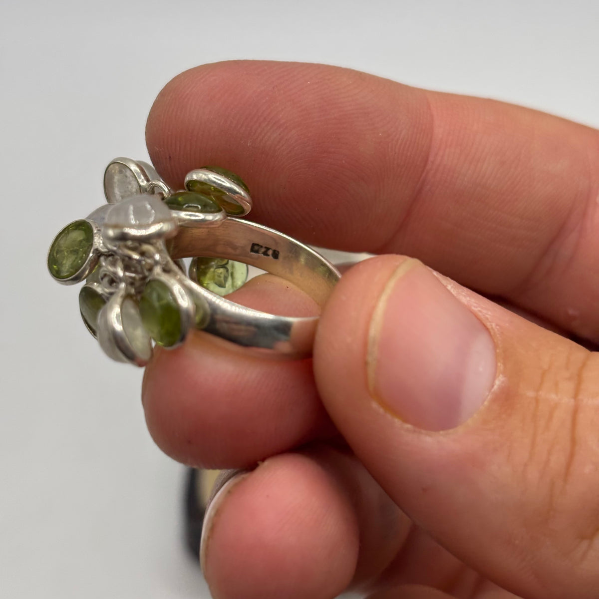 Silver Unusual Peridot & Moonstone Ring (N)