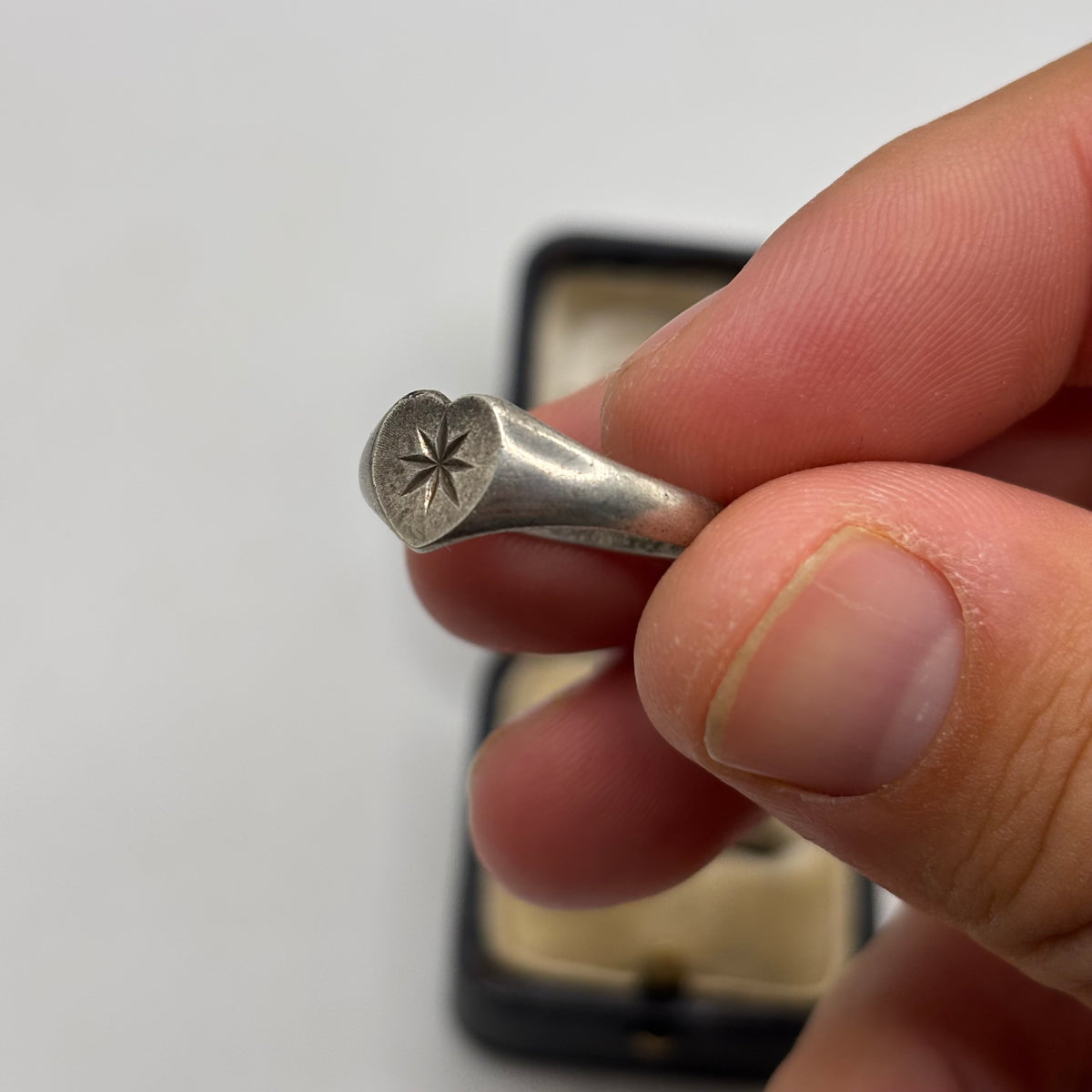 Silver Heart Signet Ring (P)