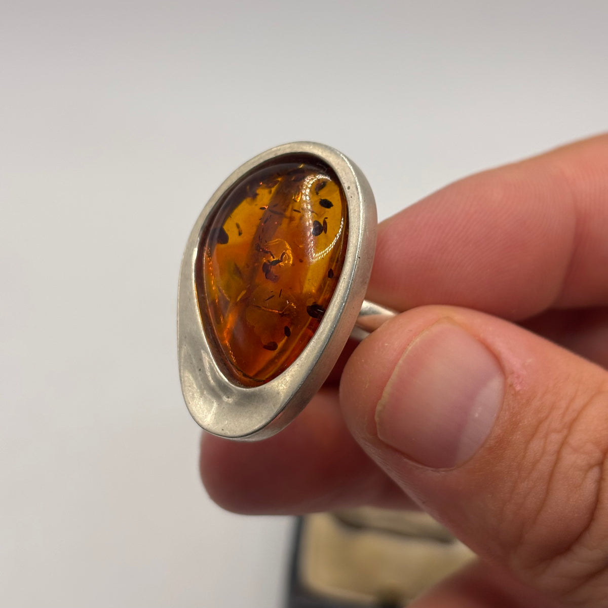 Silver Abatract Amber Ring (Q)