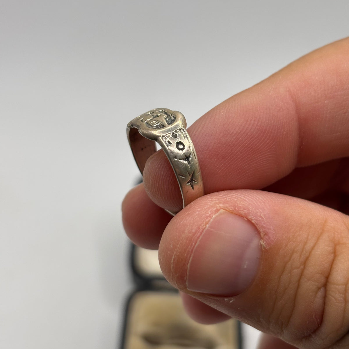 Silver Vintage Buckle Ring (M)