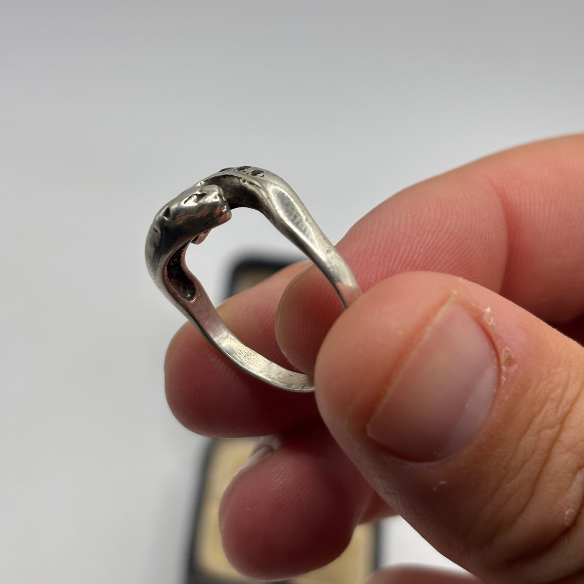 Silver Vintage Sapphire Leopard Ring (S)