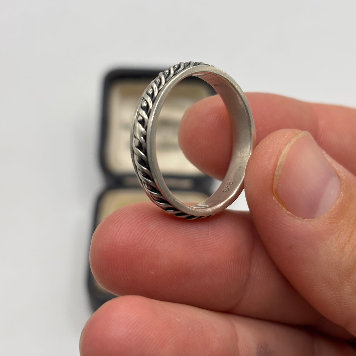 Silver Spinner Ring (Z)