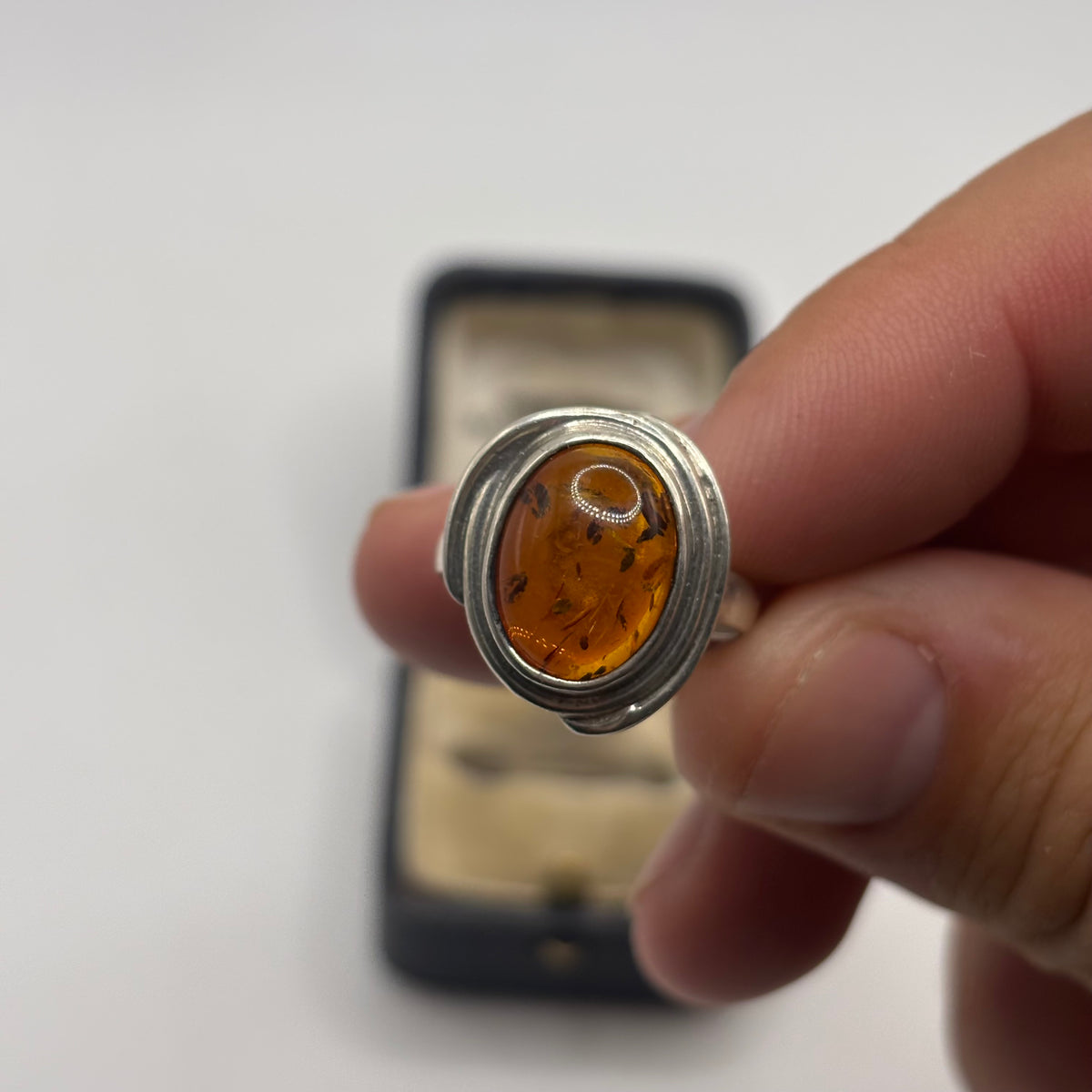Silver Amber Ring (Q)