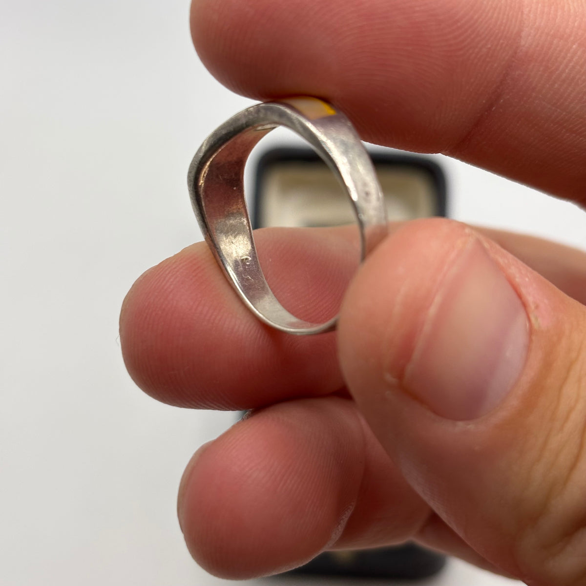 Silver Inlaid Pearl Ring (R)