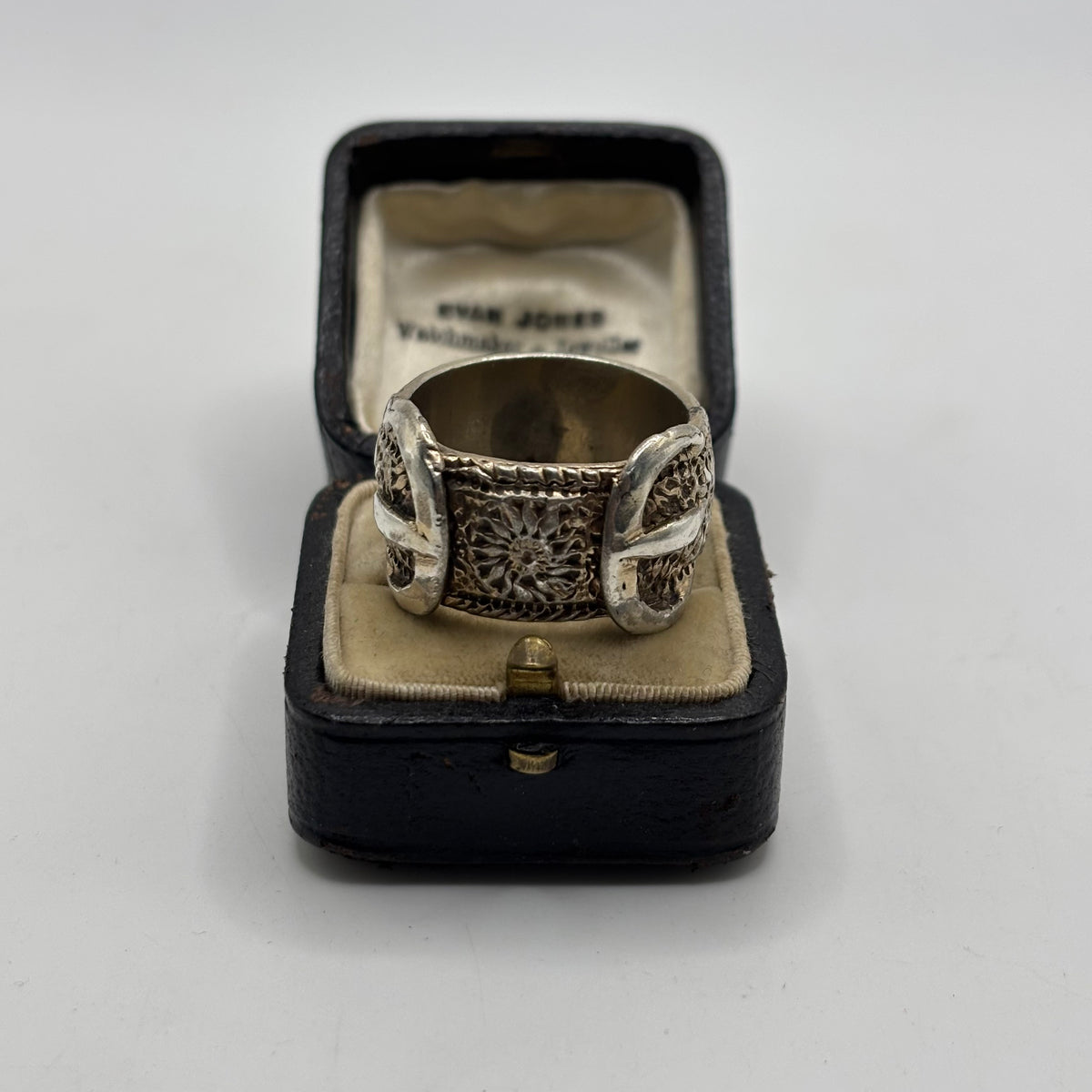 Silver Heavy Vintage Buckle Ring (Y)