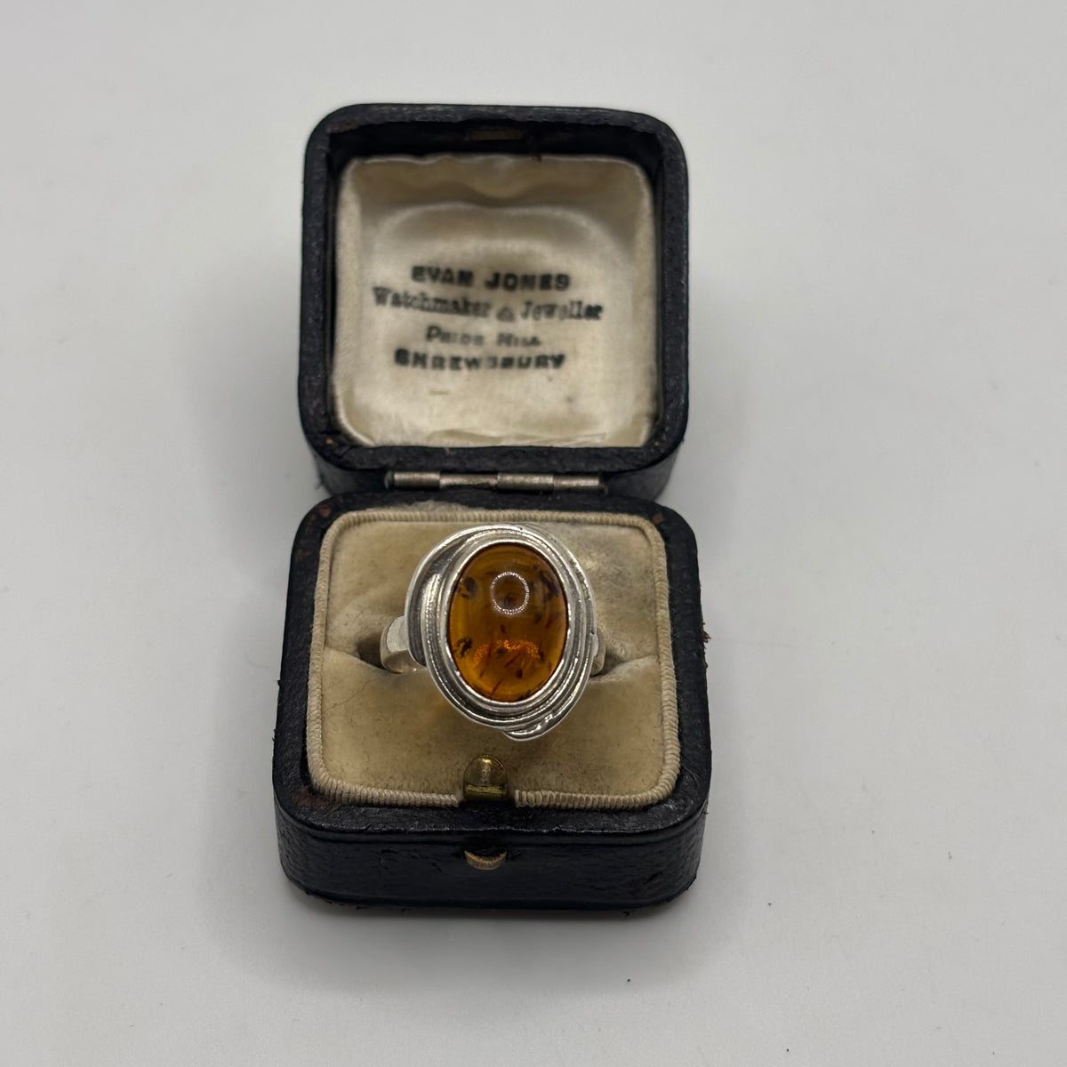 Silver Amber Ring (Q)