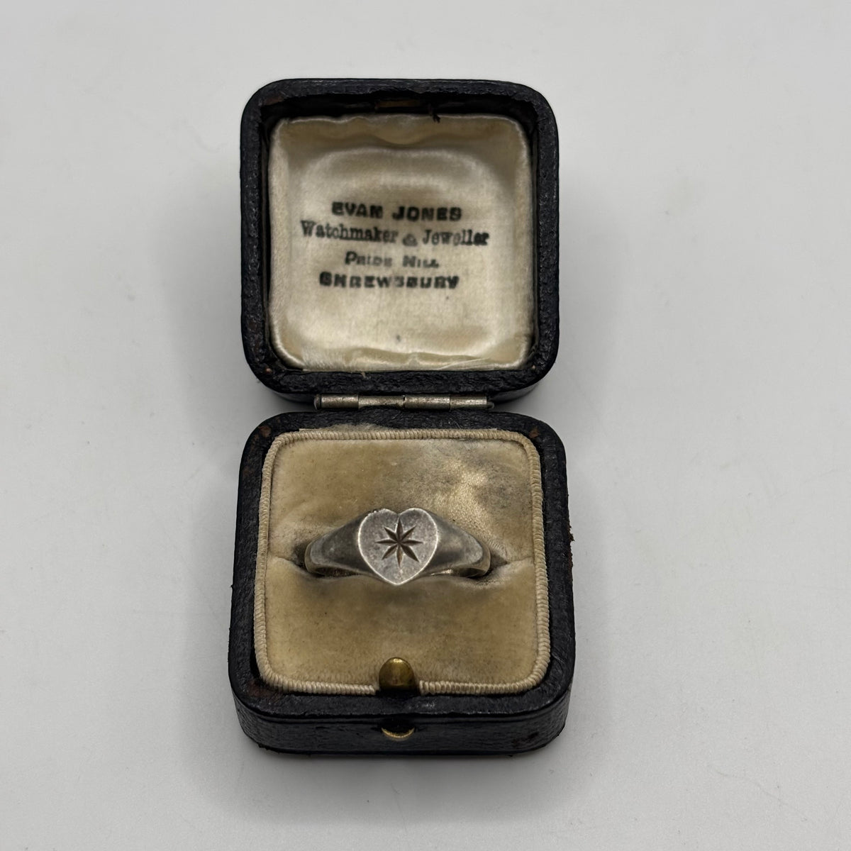 Silver Heart Signet Ring (P)