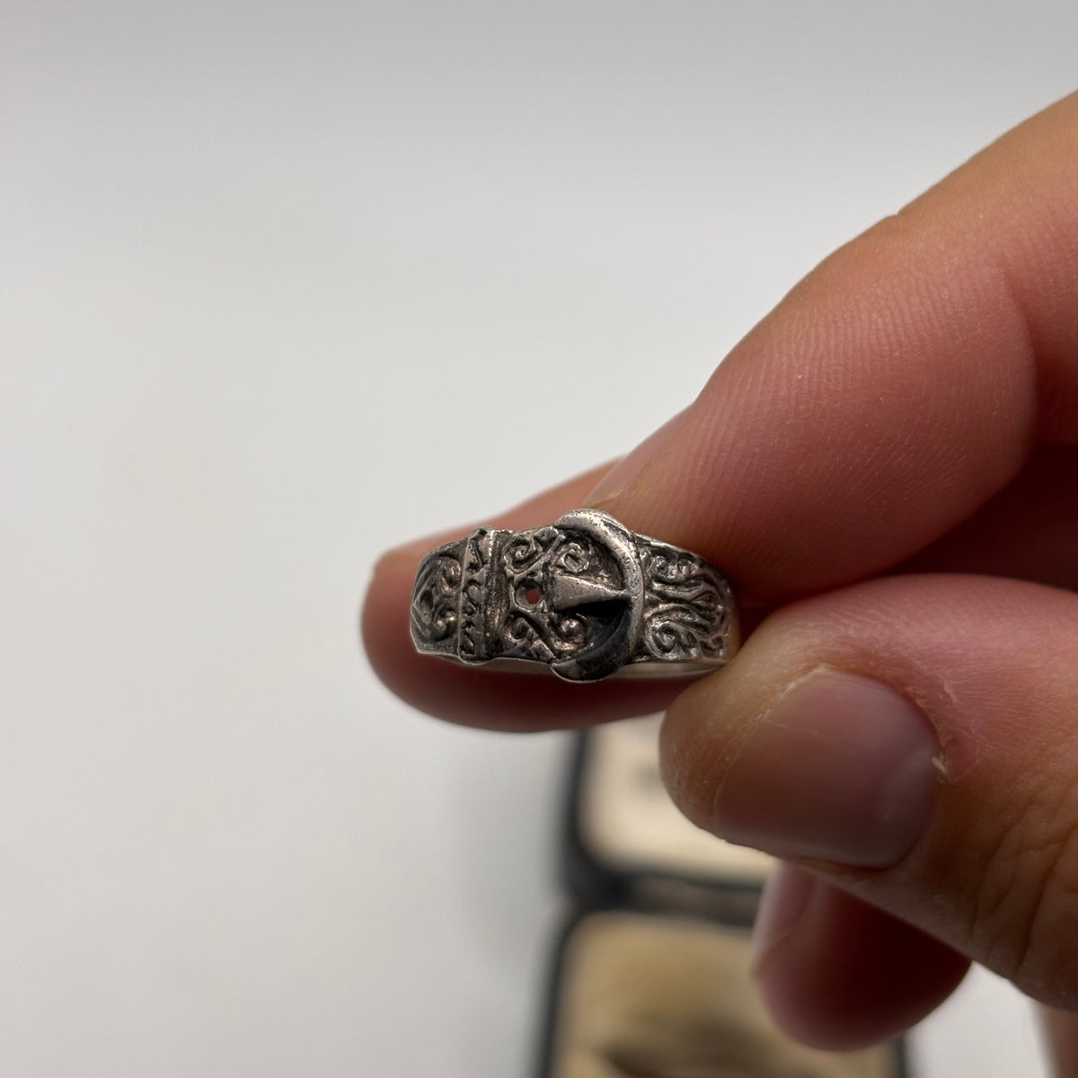 Silver Vintage Buckle Ring (O)