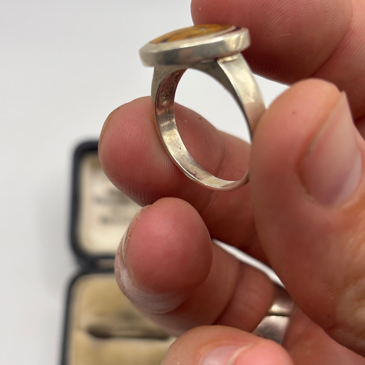 Silver Amber Ring (Q)