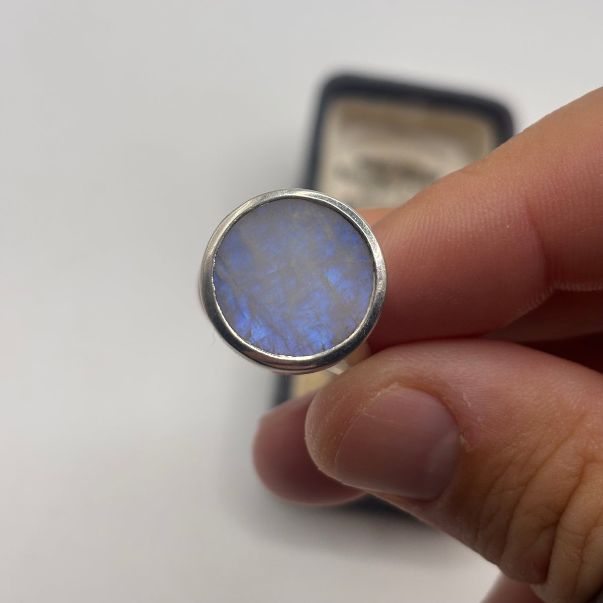 Silver Amazing Moonstone Ring (P)
