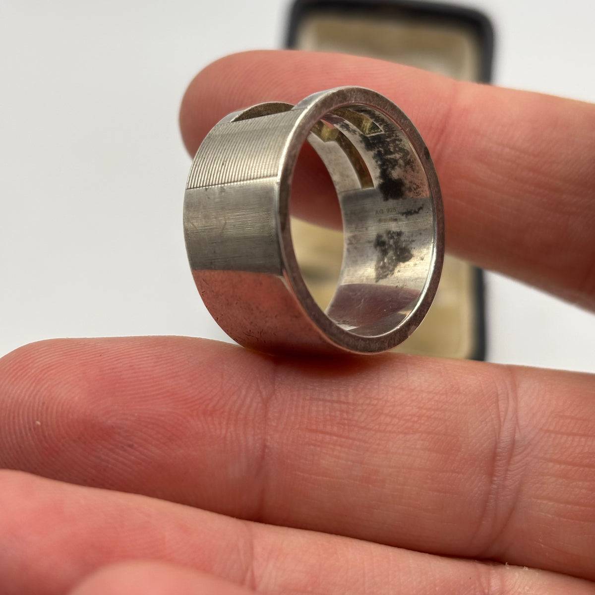 Silver Gucci G Band Ring (W)