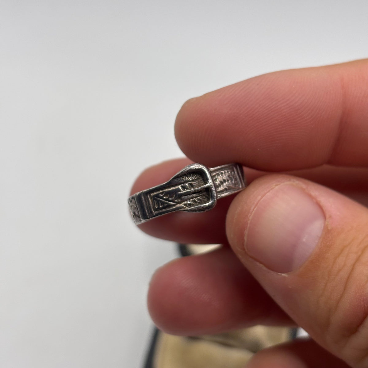 Silver Vintage Buckle Ring (R)