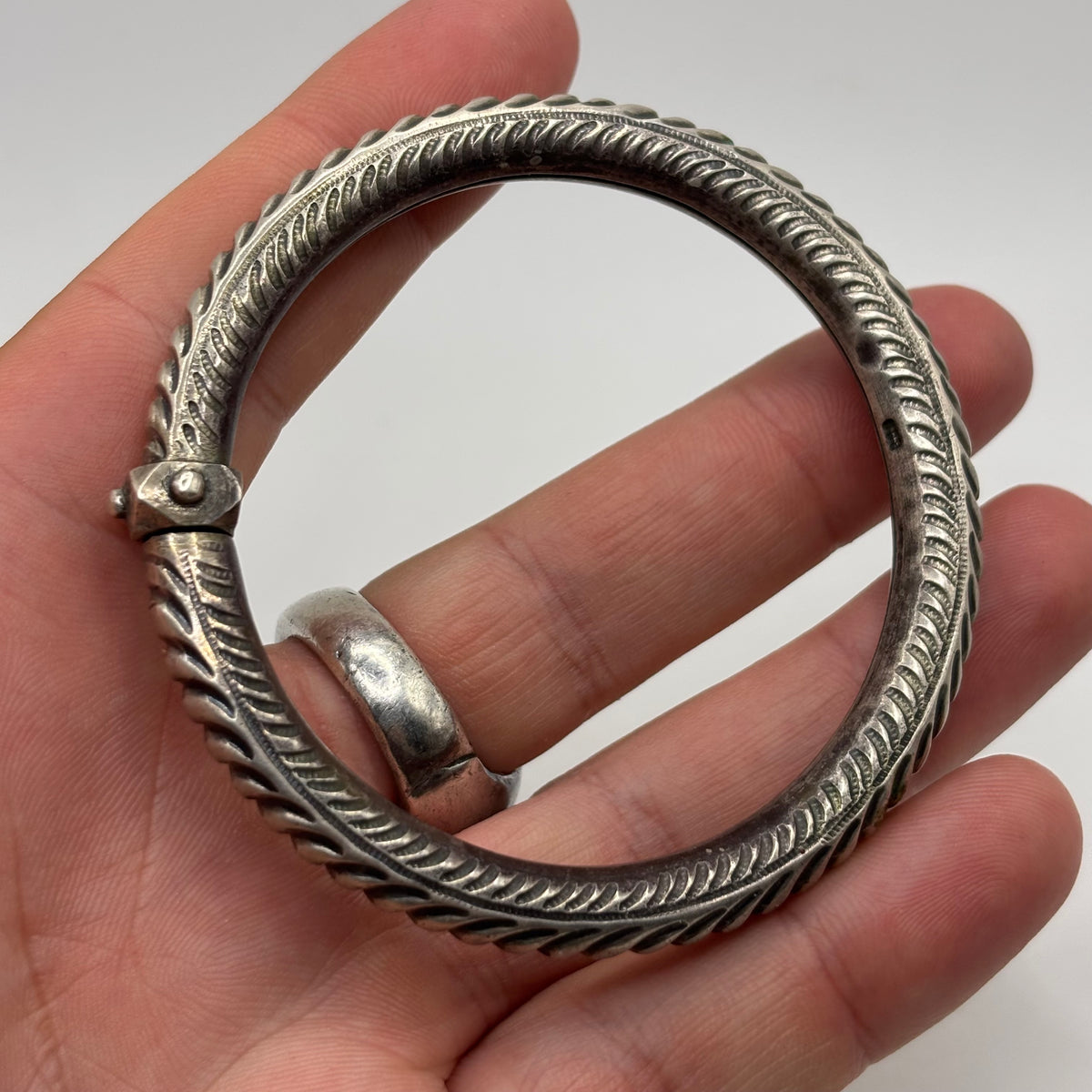 Silver Vintage Idien Tribal Bangle (60mm)