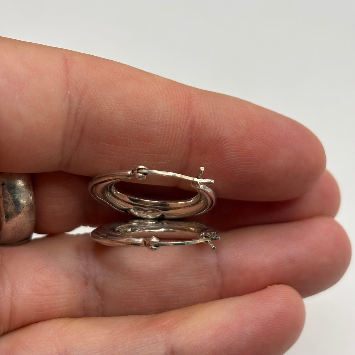 Silver Heart Hoops (27mm)