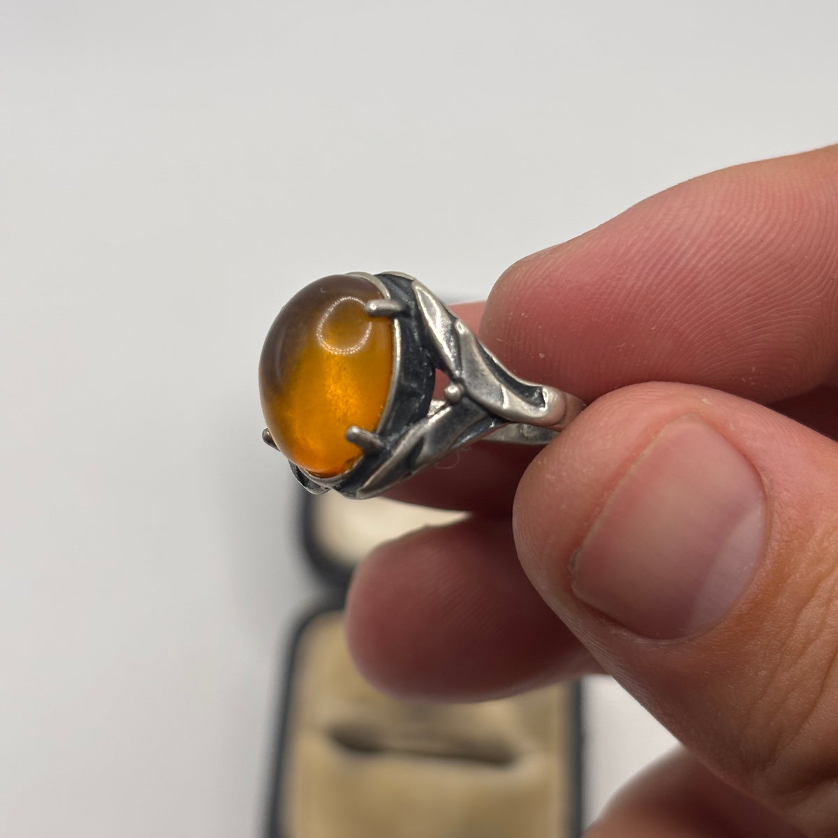 Silver Amber Ring (O)