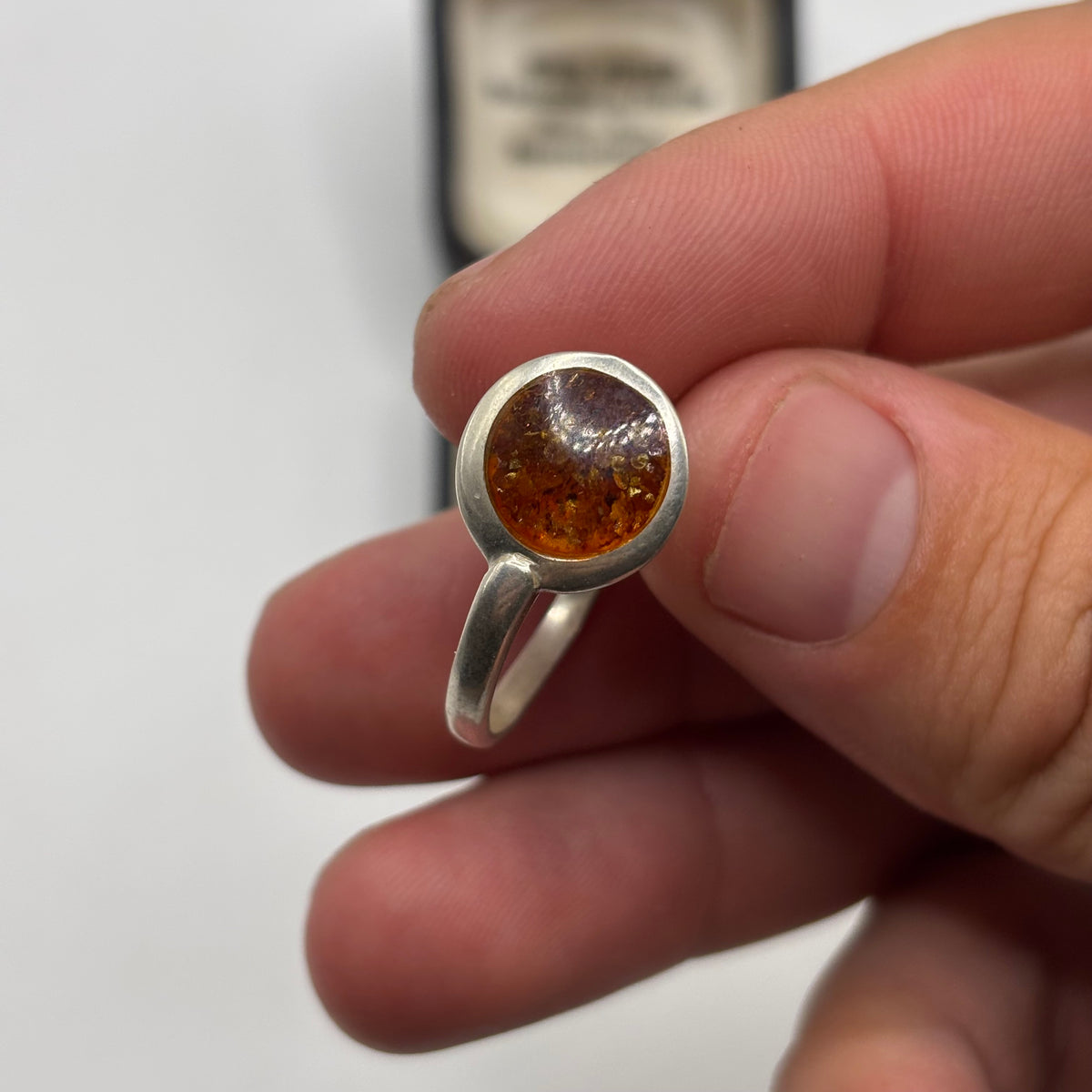 Silver Amber Inlayed Ring (Q)
