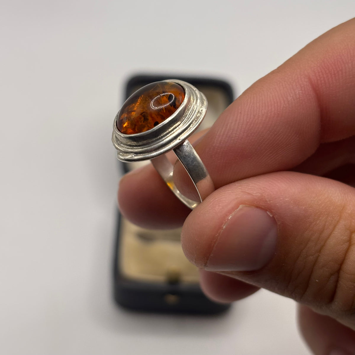 Silver Amber Ring (Q)