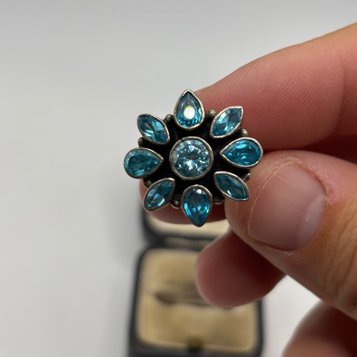Silver Heavy Topaz Flower Ring (L)