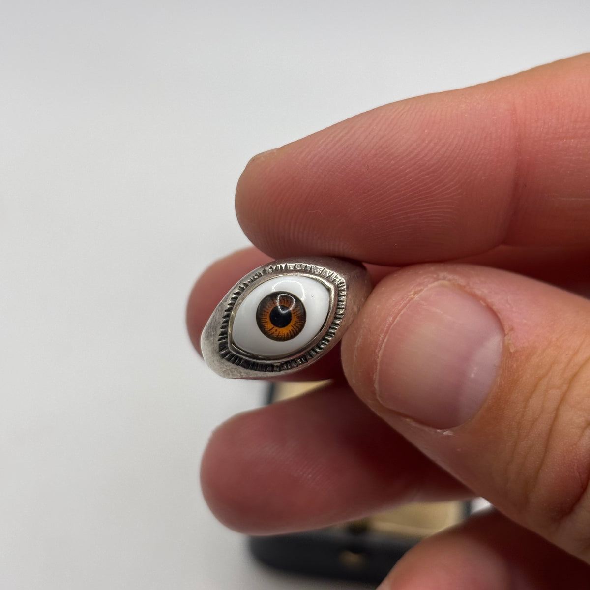 Silver Brown Eyed Ring (O)